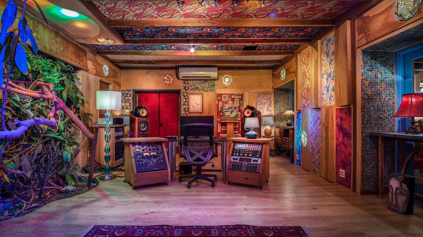 Mastering Suite from back